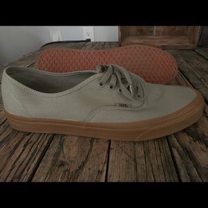 Authentic Gum men’s vans (like new) no box